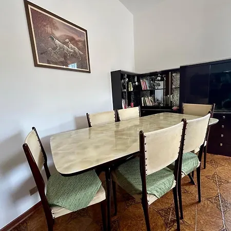 Kibilu - Vicinanze Ospedale, Maggiore Daire *